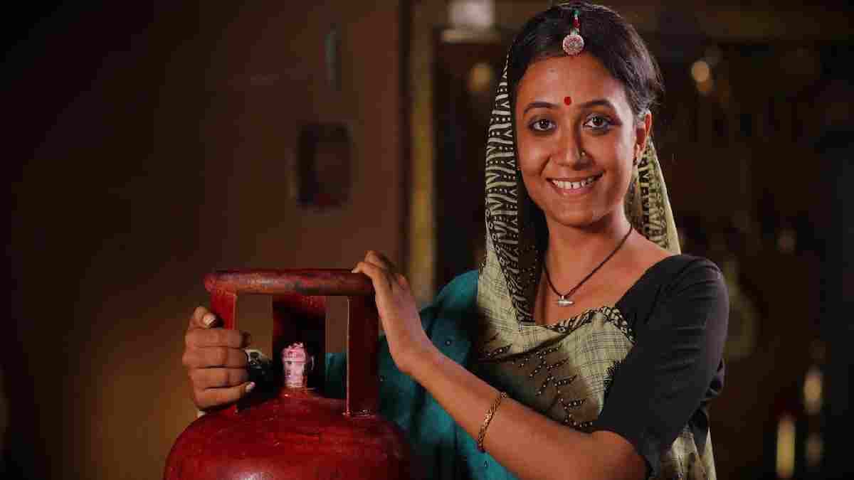 PM Ujjwala Yojana : देश के करीब 10 करोड़ महिलाओं को मोदी सरकार का तोहफा, LPG पर 100 की बढ़ी सब्सिडी