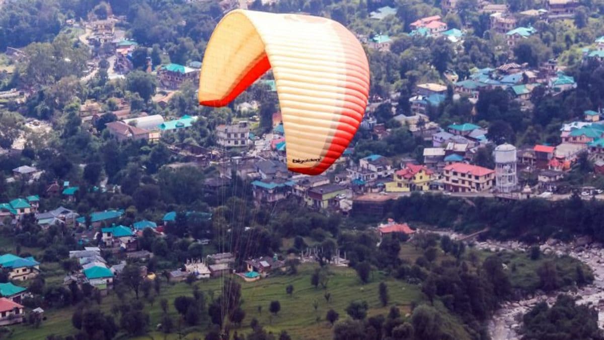 दो हेलीकॉप्टर, 200 KM का जंगल, दो दिन से लापता पोलैंड के पैराग्लाइडर की तलाश, कांगड़ा में मेगा सर्च ऑपरेशन
