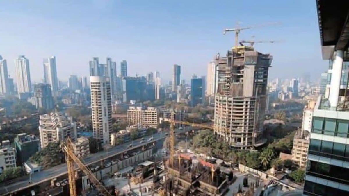 फ्लैट खरीद चुके हैं, प्रोजेक्ट फंसा है तो अपना सकते हैं 5 कानूनी रास्ते