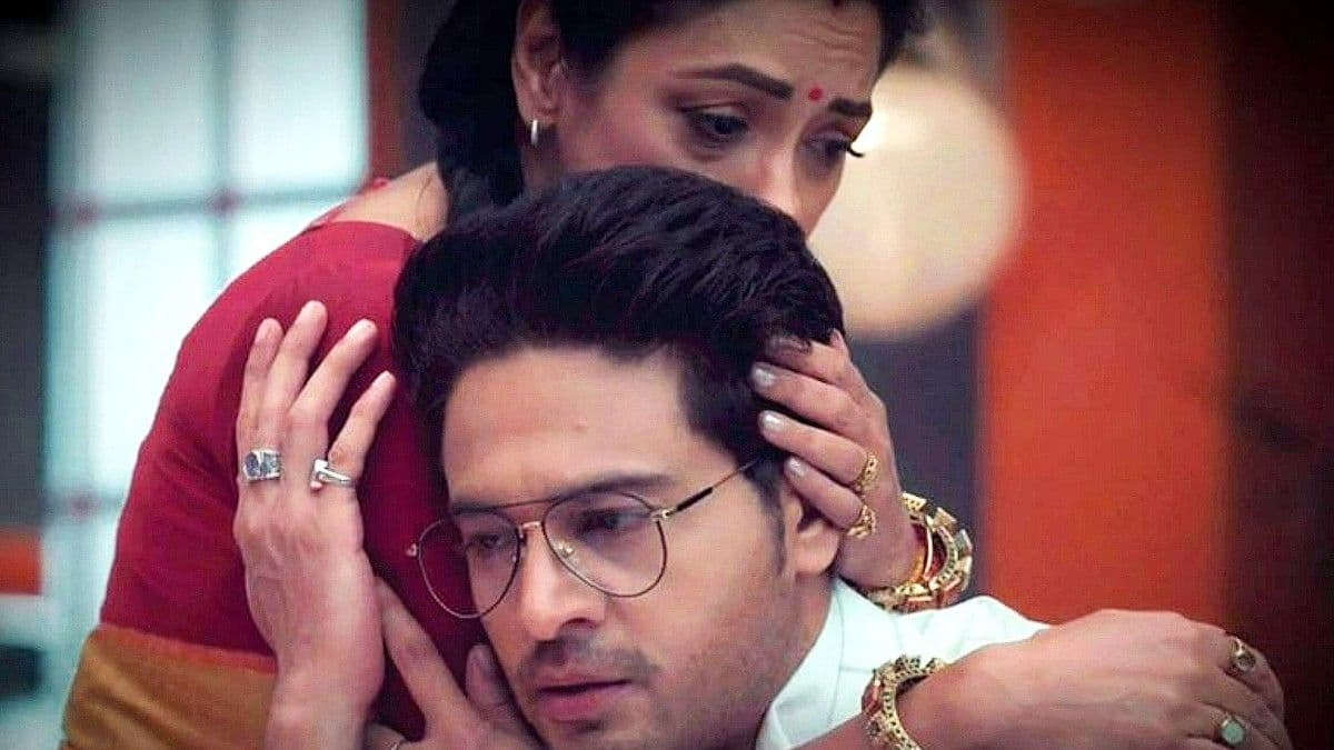 Anupamaa Spoiler 23 October: सोनू के पिता को चप्पल फेंककर मारेगी अनुपमा, अनुज पर होगा हमला