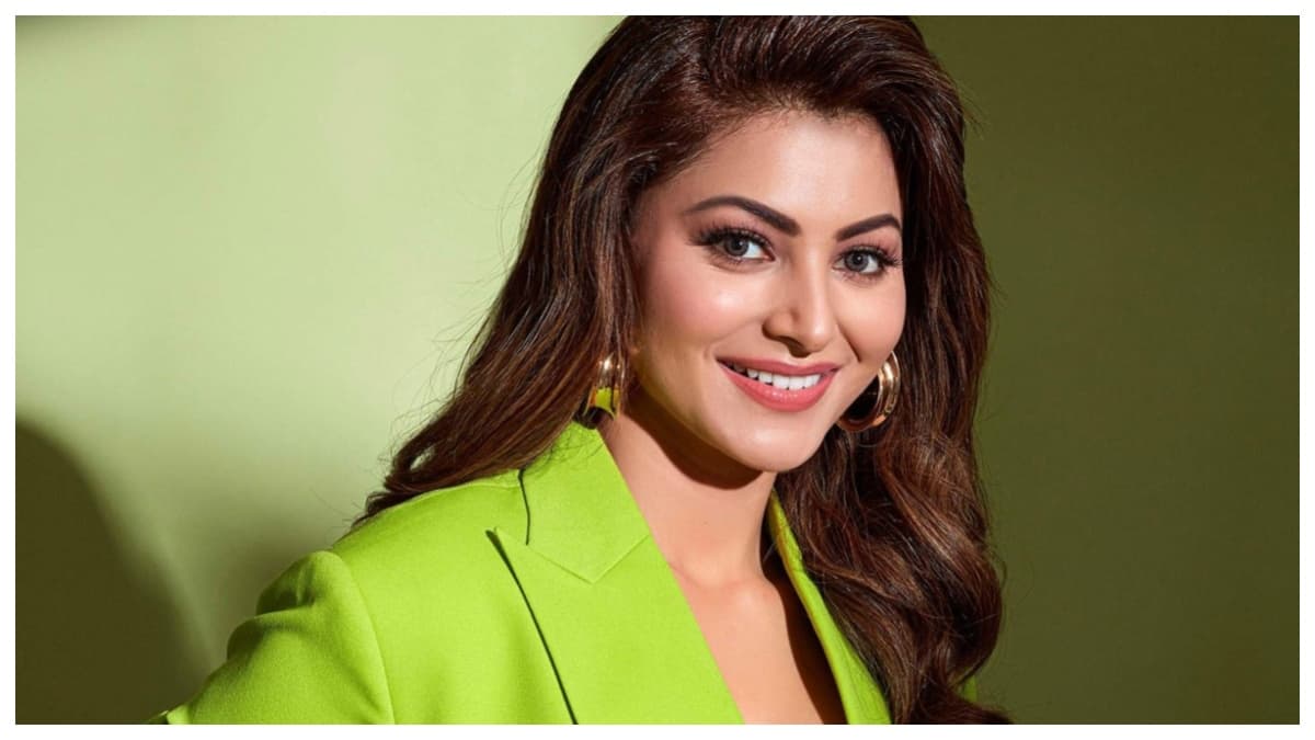 Urvashi Rautela को हुआ इश्क! ट्रेडिशनल लुक में फोटो वायरल, कैप्शन- प्यार तो सब करते, मेरे जैसा...