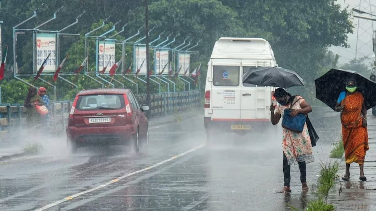 Today Weather Update: समय से पहले ठंड बढ़ने के आसार,  IMD ने दिल्ली-NCR समेत कई राज्यों में जारी किया भारी बारिश का अलर्ट