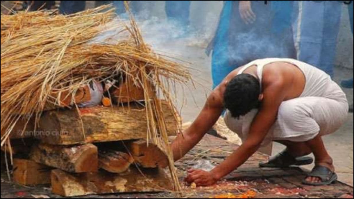 होंठ हिलते देख शव को लेकर भागा परिवार, लोग बोले 'चमत्कार' हुआ, डॉक्टर ने बताई असल वजह