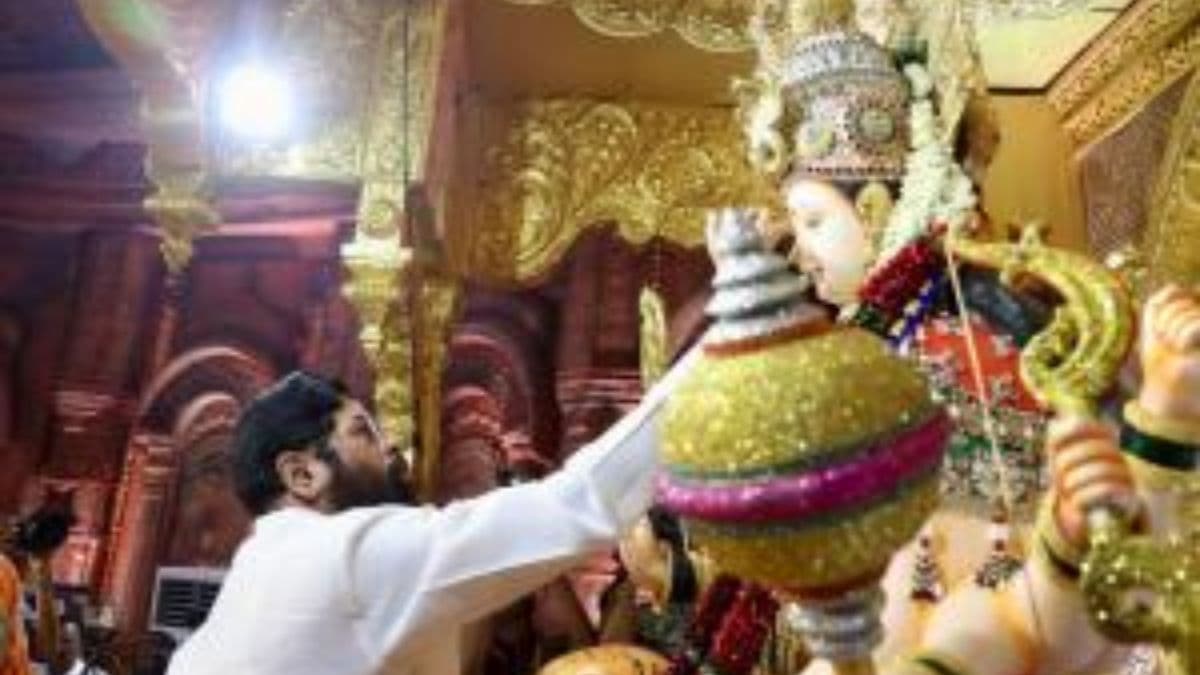 माता के दरबार से मराठा आरक्षण पर सीएम शिंदे की भावुक अपील- कहा संयम रखें आत्महत्या जैसे कदम न उठाए