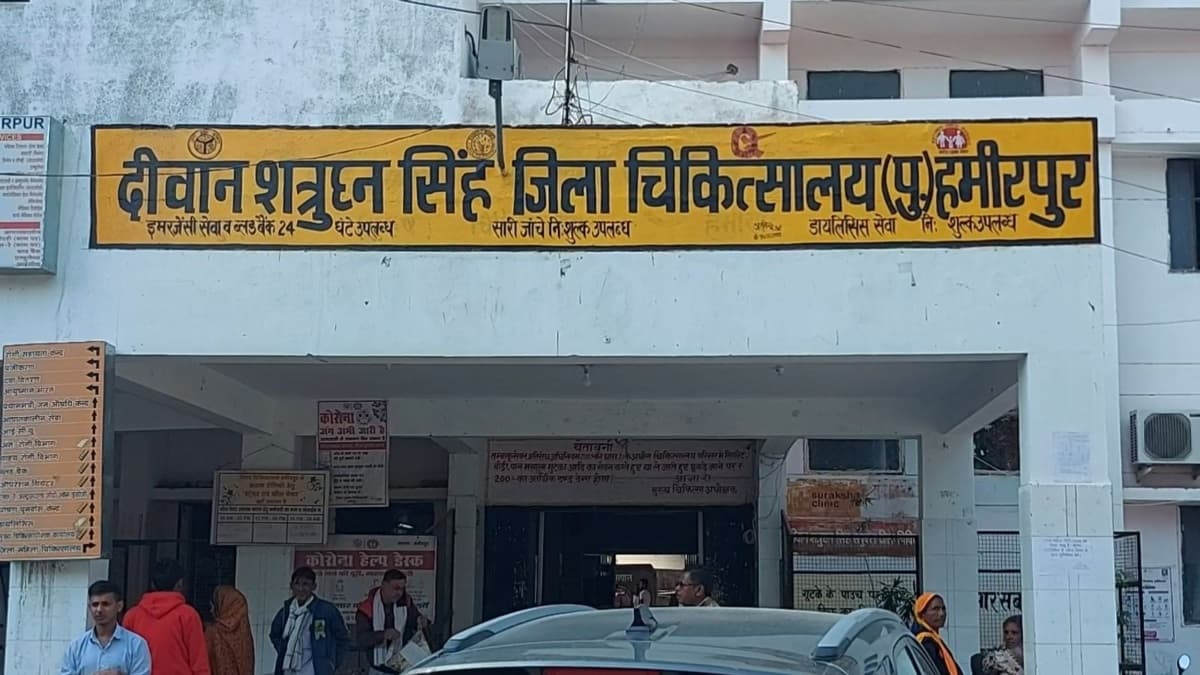 यूपी के जिला अस्पताल में मासूम बच्चे की तड़पकर हुई मौत, रो-रोकर पिता ने डॉक्टर पर लगाए गंभीर आरोप