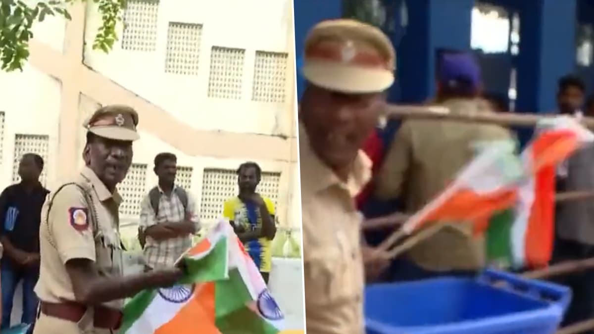 Tamil Nadu में तिरंगे का अपमान, पुलिसकर्मी ने वर्ल्ड कप मैच से पहले क्रिकेट फैन से छीना; फिर कूड़ेदान में फेंका