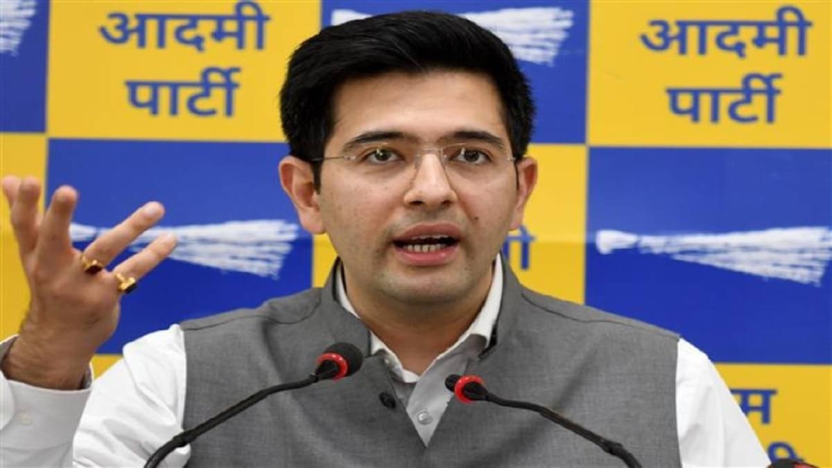 केंद्र सरकार पर राघव चड्ढा ने साधा निशाना, बोले- मनगढ़ंत आरोप लगाकर सांसद संजय सिंह को जेल भेजा