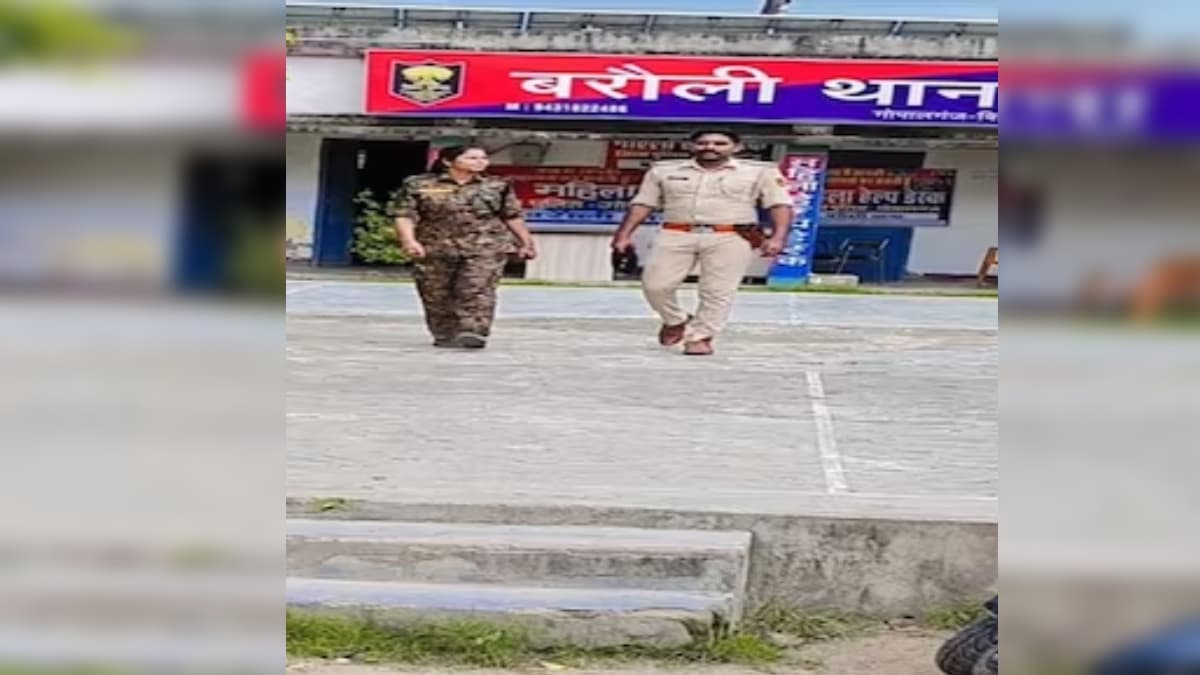 वर्दी में रील बनाना पड़ा भारी, वायरल होते ही आधिकारियों ने की कार्रवाई