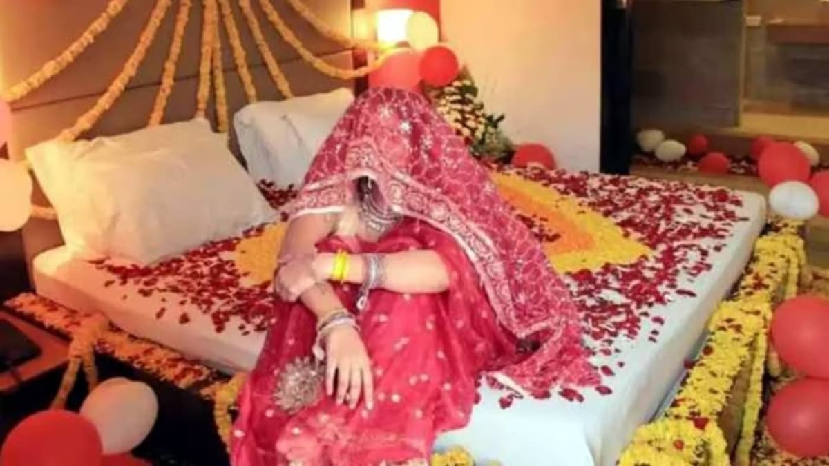 सुहागरात की सेज पर दुल्हन ने पति से रखी अजीब शर्त, पहली रात से ही जिंदगी बन गई नर्क