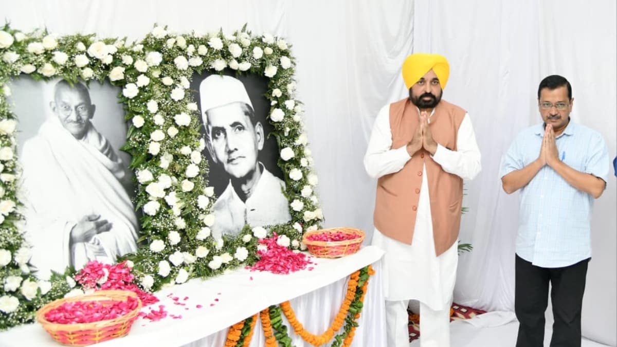 दिल्ली CM केजरीवाल की महात्मा गांधी को श्रद्धांजलि, बोले- समान समाज के निर्माण के लिए बापू के नजरिये से देखने की जरूरत