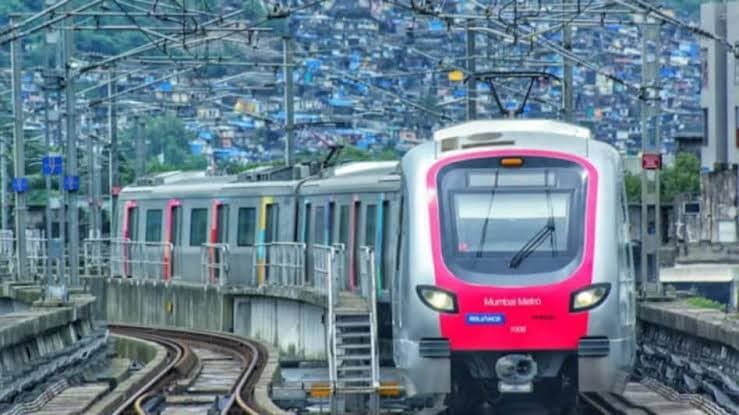 नवरात्र: मुंबईकरों को बड़ी सौगात, सरकार ने मेट्रो सेवा बढ़ाई, रात 12.30 तक दौड़ेगी