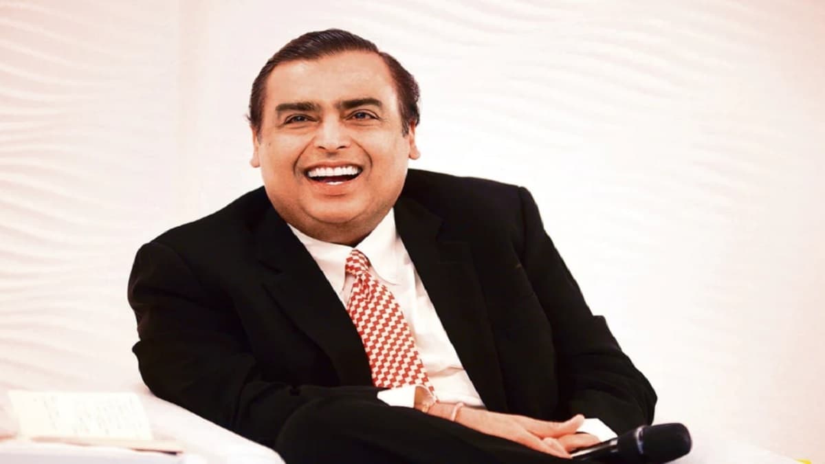 गौतम अडानी को पछाड़ मुकेश अंबानी बने देश के सबसे अमीर इंडियन बिजनेसमैन, लिस्ट में 259 अरबपति