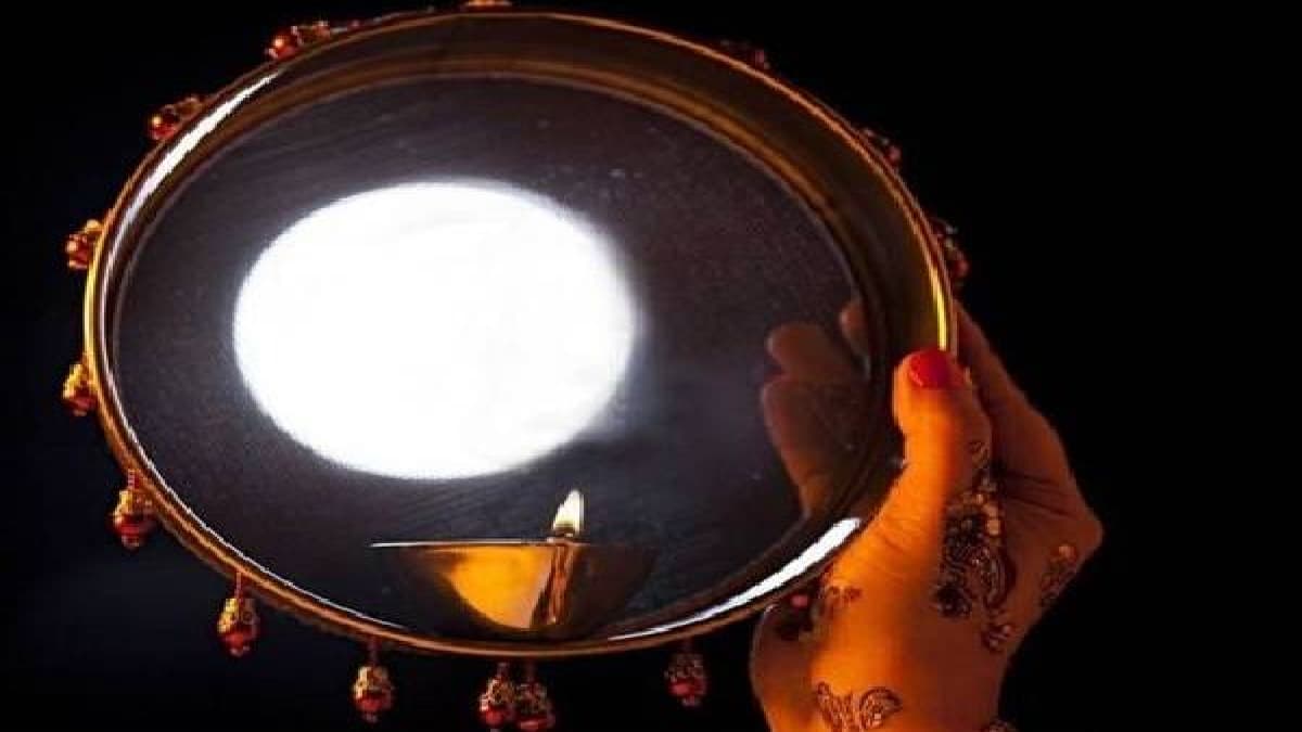 Karwa Chauth Special: 2 दिन बाद Karwa Chauth, जानें अपने शहर में चांद के निकलने का समय