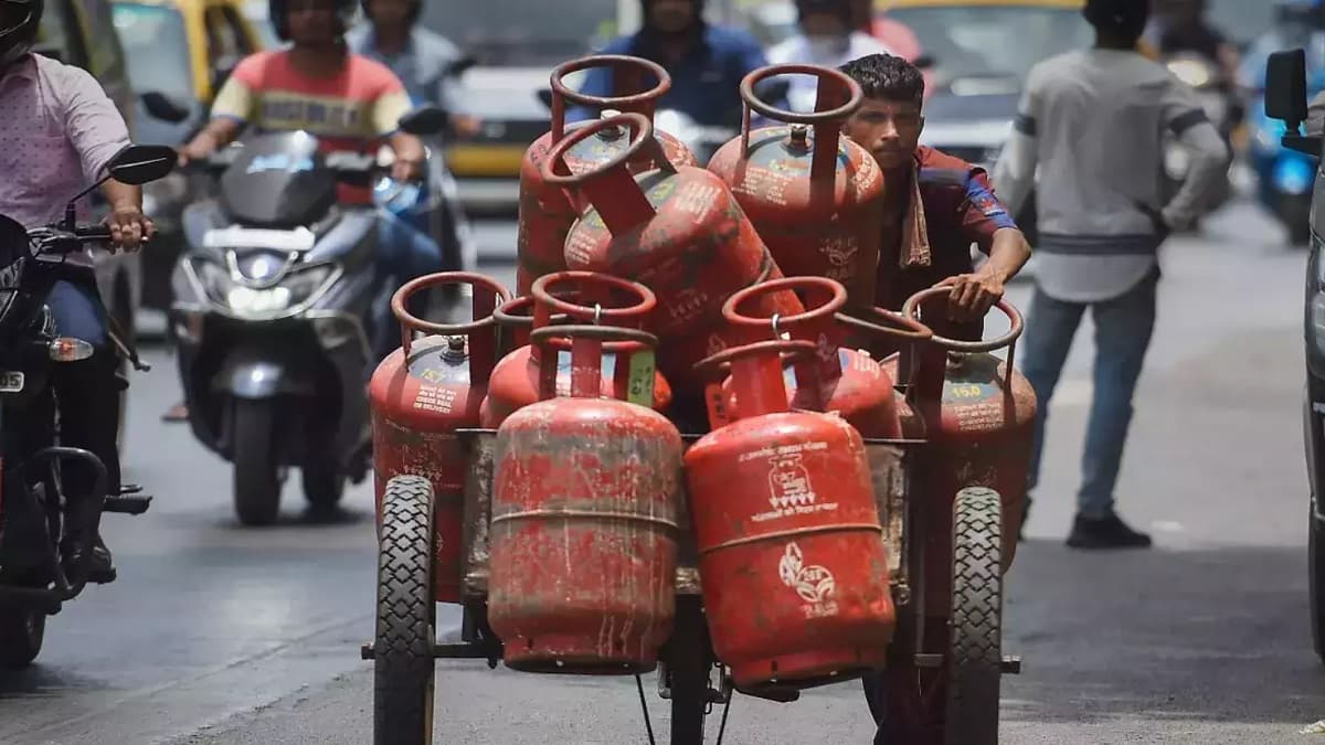 Ujjwala Yojana जिसमें डेढ़ गुणा बढ़ी सब्सिडी, के लिए कैसे करें आवेदन, क्या फायदा होगा?