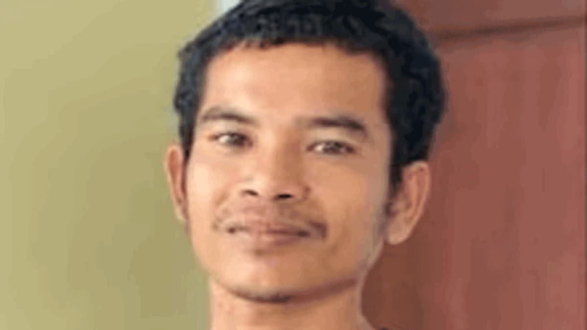आसमान से गिरे एक पत्थर ने शख्स को बनाया करोड़पति, रातों-रात पलट गई किस्मत
