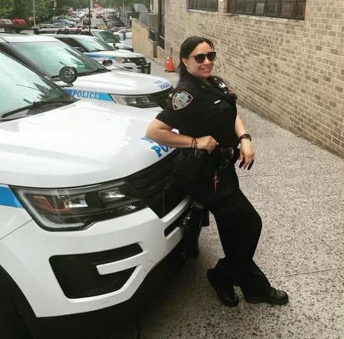 Female NYPD officer Arrested : पुलिसवाली की काली करतूत, ड्यूटी के दौरान बेच रही थी कुछ ऐसा कि पहुंच गई जेल