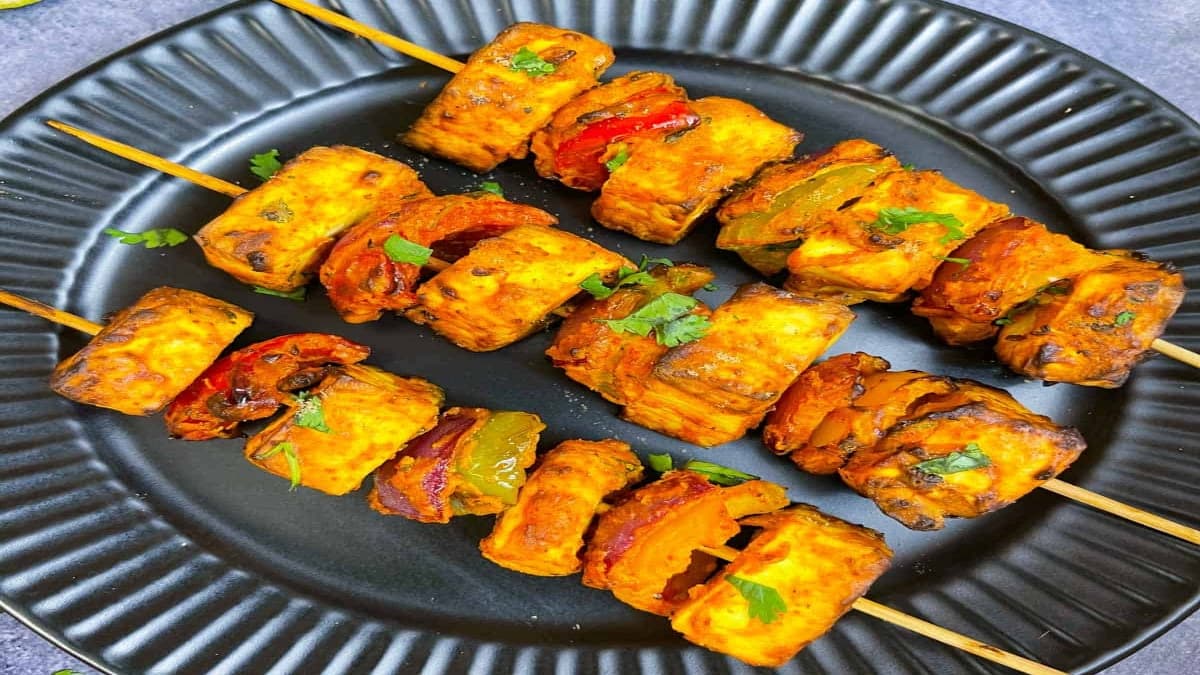 Paneer Tikki Recipe: नवरात्रि उपवास में पनीर टिक्की का आनंद, रेसिपी बनाने की आसान- सी विधि