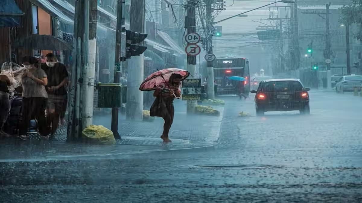 IMD Weather Update: 7 राज्यों में होगी भारी बारिश, उत्तर भारत में मौसम रहेगा शुष्क; जानें आपके शहर का हाल