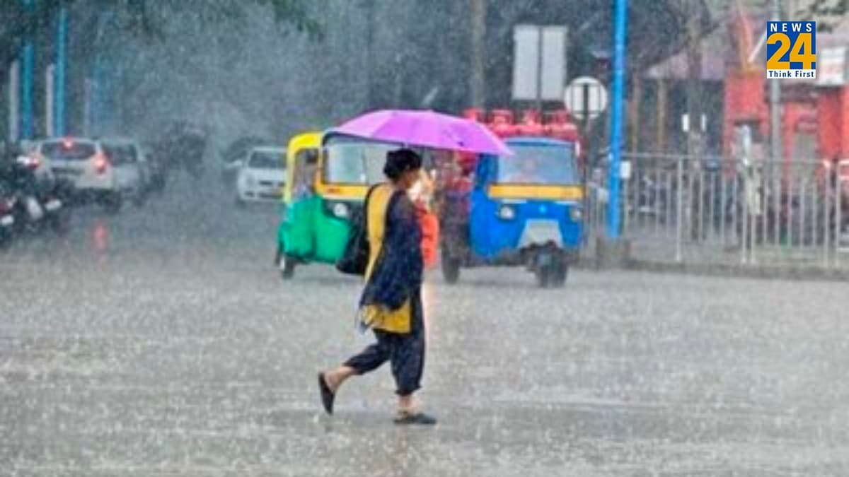 Weather Forecast: उत्तर भारत में आज बारिश के आसार, मुंबई में येलो अलर्ट; जानें मौसम का ताजा अपडेट