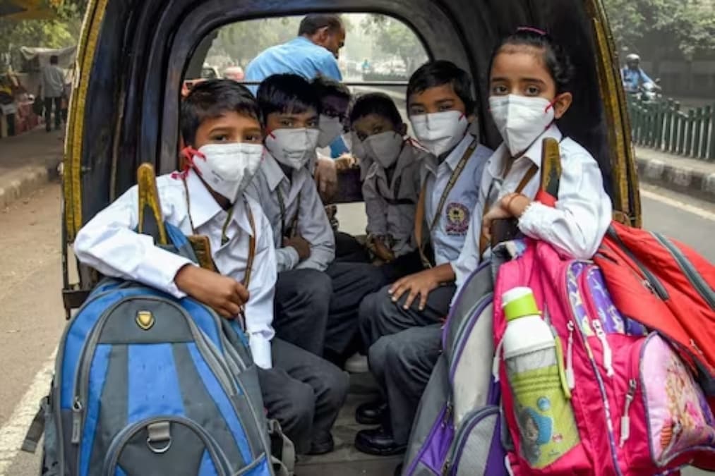 Schools Closed in Delhi : एनसीआर में सांस लेना हुआ दूभर, दिल्ली में दो दिन स्कूल बंद