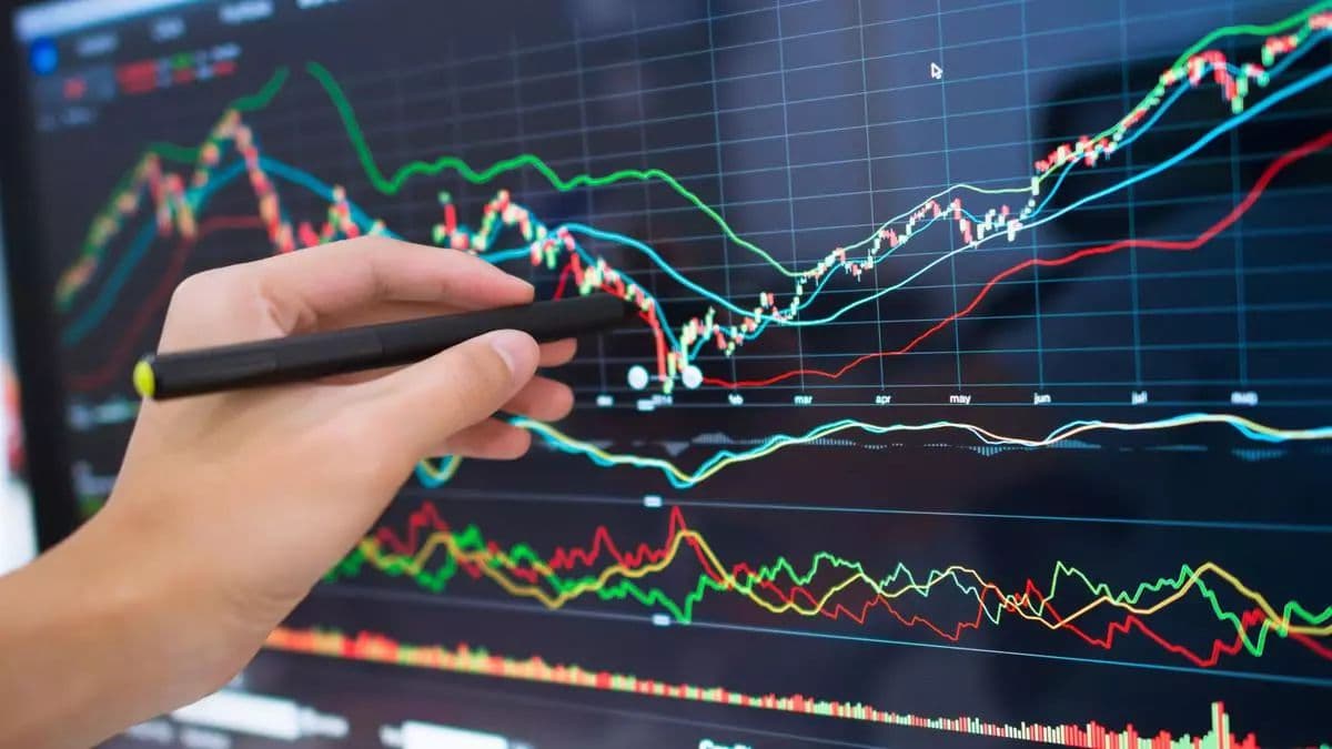 Stock Market खुलते ही रॉकेट बन सकते हैं ये शेयर, LIC से लेकर NHPC तक के नाम