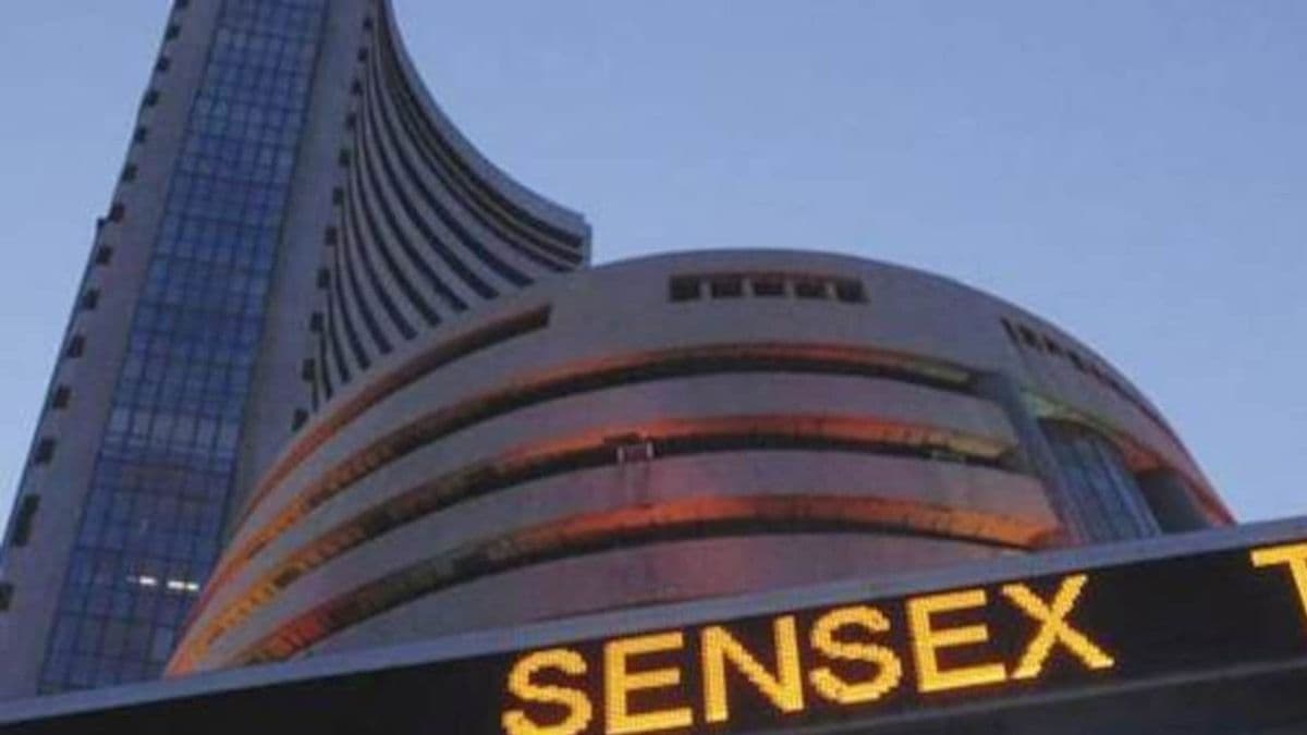 गिरते बाजार में शेयर खरीदें या बेचें? क्लियर करें अपना हर कंफ्यूजन