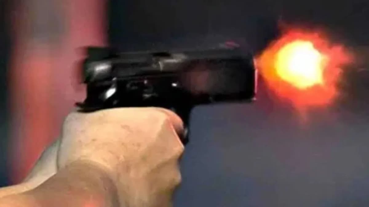 Delhi Crime: दिल्ली पुलिस और बदमाशों में मुठभेड़, गैंगस्टर भाऊ गैंग के 3 गुर्गे गिरफ्तार