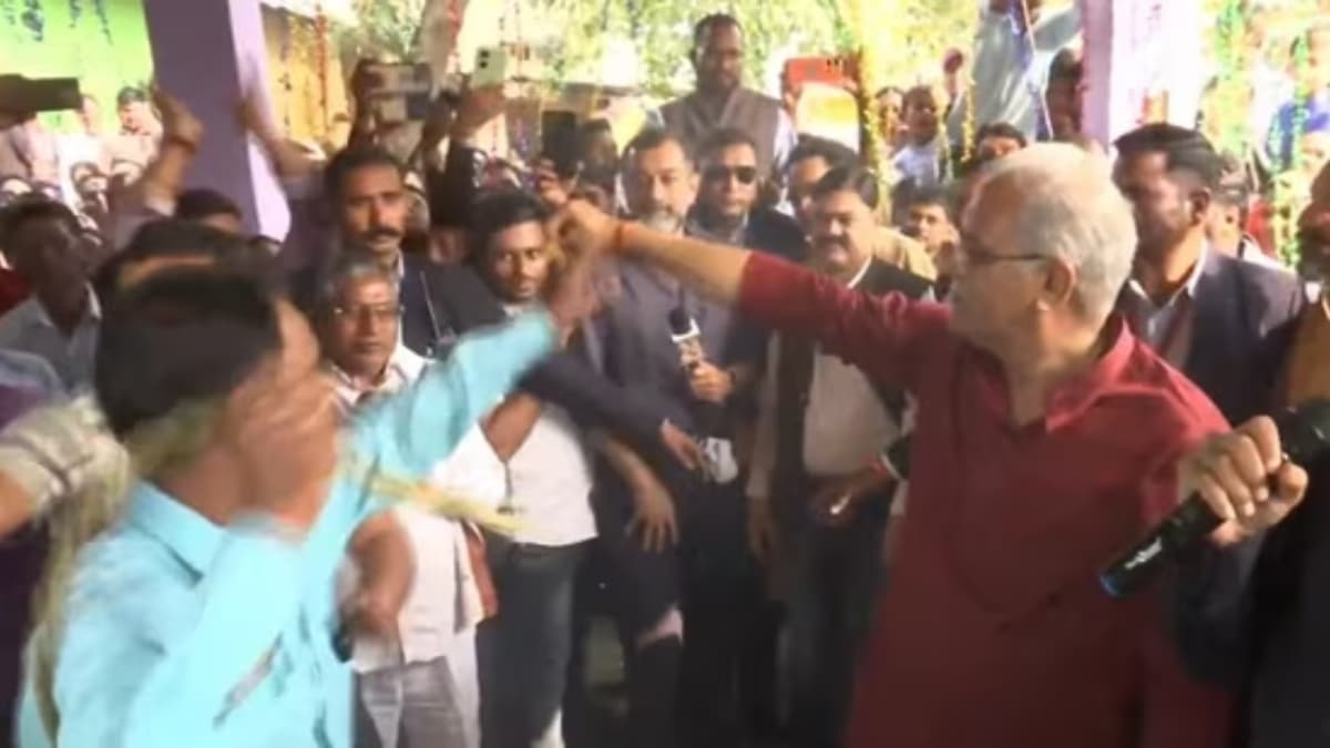 Video: गौरा-गौरी की पूजा के बाद 'CM भूपेश बघेल को पड़े चाबुक', जानिए क्यों?