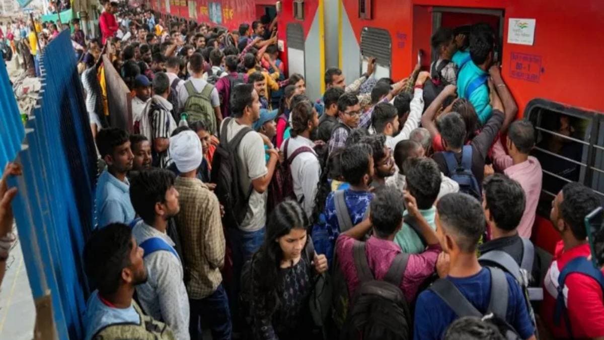 प्लेटफॉर्म टिकट की ब्रिकी पर यहां लगा प्रतिबंध, रेलवे ने क्यों उठाया ये कदम