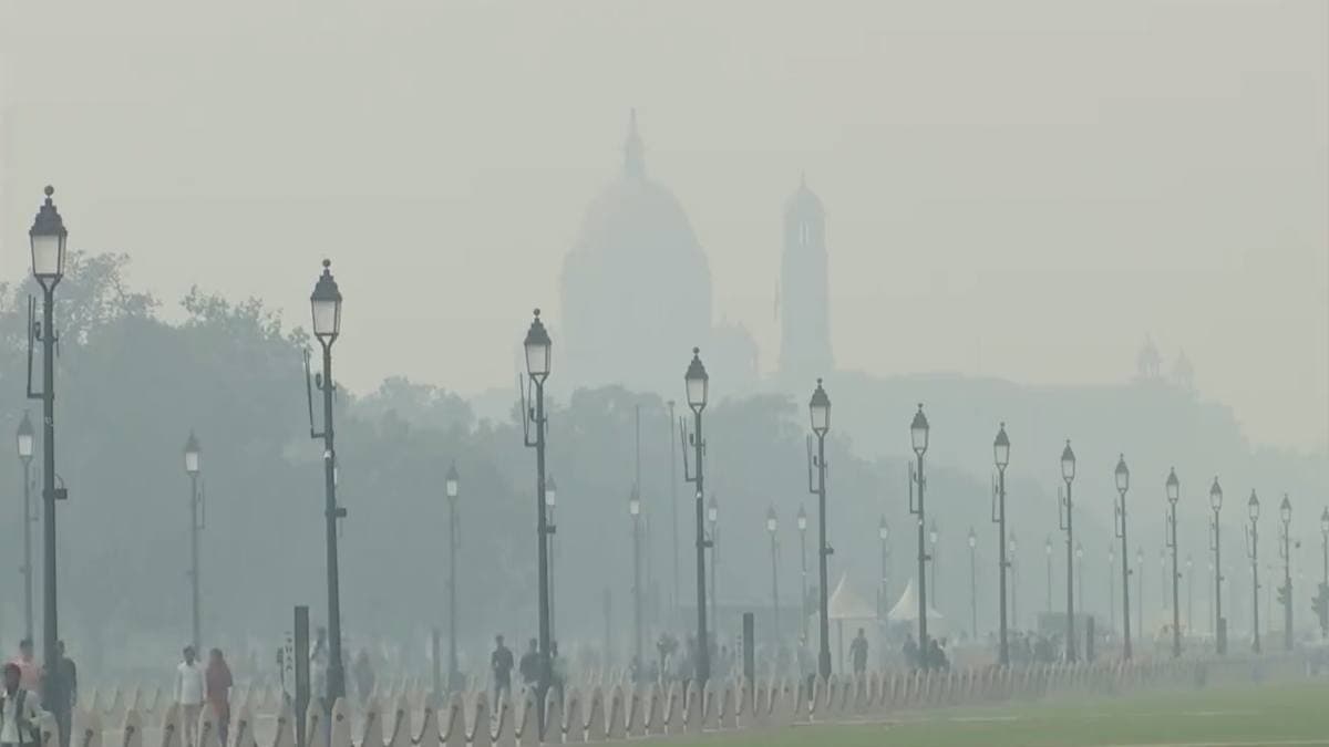 Delhi Air Quality: लगातार जहरीली हो रही है दिल्ली की हवा, महीने के पहले दिन AQI पहुंचा 373