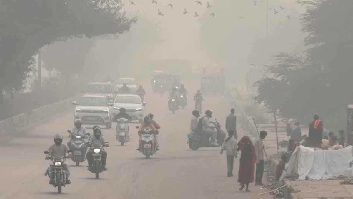 Delhi Air quality: दिल्ली की हवा में सुधार, सभी पेट्रोल, डीजल कारों से प्रतिबंध हटा