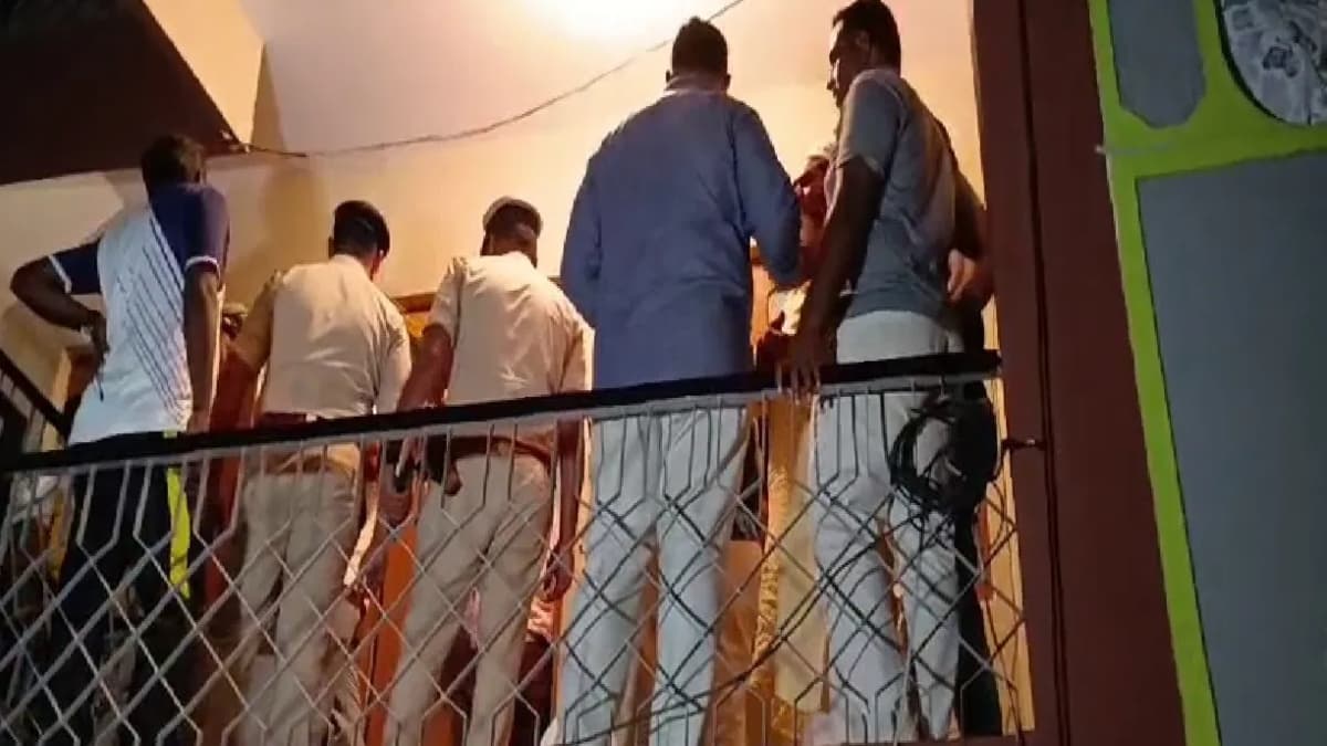 गाजियाबाद में 23वीं मंजिल से कूदी मेडिकल स्टूडेंट, फव्वारे में मिली लाश, परिजनों ने बताई सुसाइड की वजह