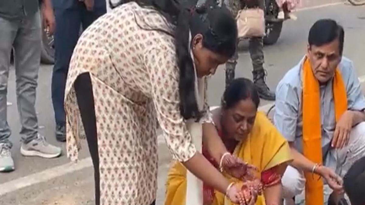 Diwali 2023: केंद्रीय मंत्री नित्यानंद राय ने लोकल फॉर वोकल का किया सपोर्ट, पटना में खरीदे मिट्टी के दीये