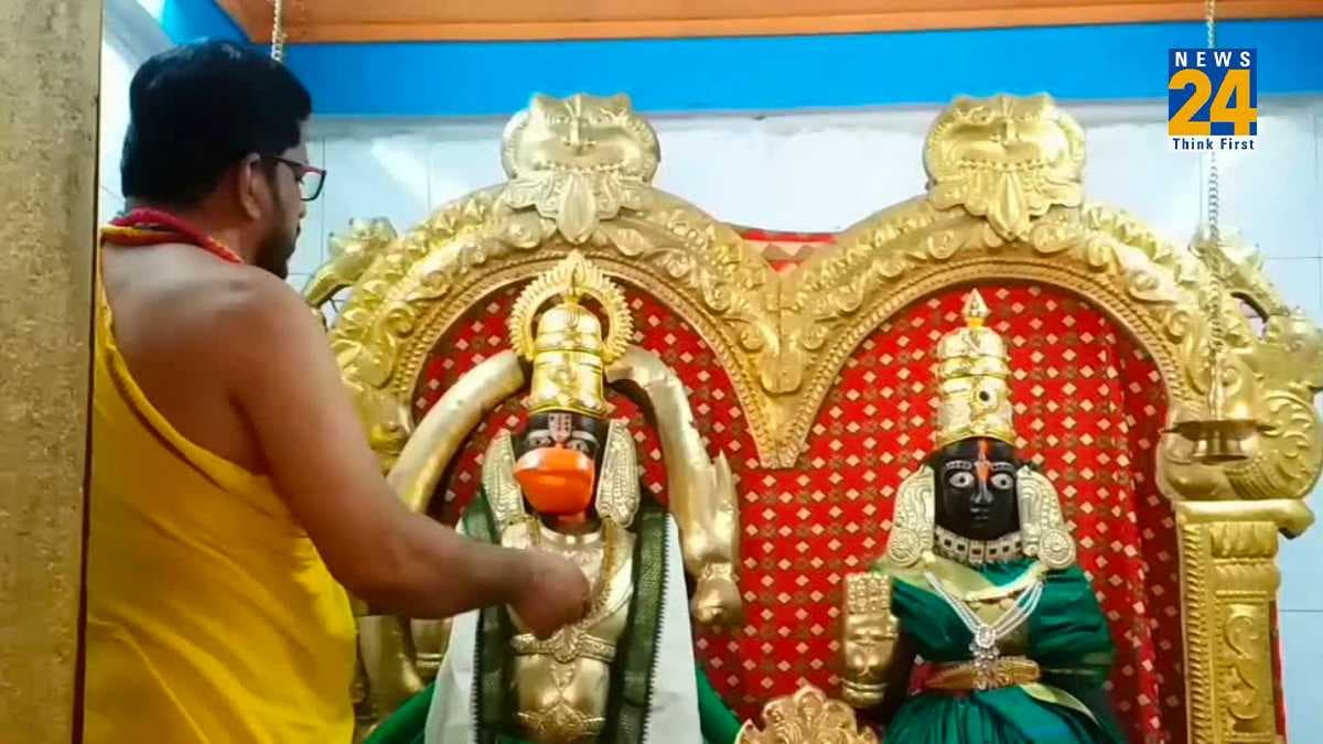 हनुमान जी को एक खास वजह से करनी पड़ी थी शादी, मंदिर में आज भी हैं पत्नी के साथ विराजमान