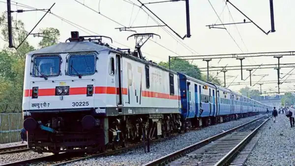यात्रीगण कृप्या ध्यान दें! ट्रेन की टिकट बुकिंग को लेकर नया अपडेट आया सामने, छूट से खास कनेक्शन