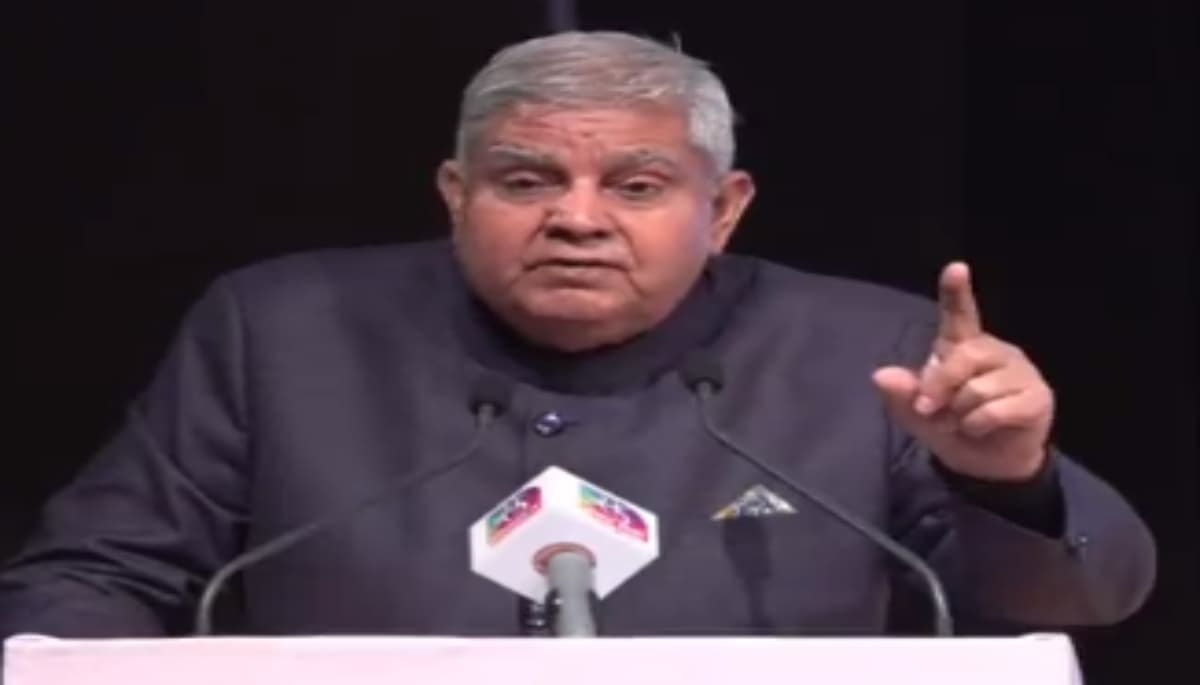 उपराष्ट्रपति ने पीएम मोदी को बताया युगपुरुष तो दानिश अली बोले- इनके राज में सांसद को गाली देने की आजादी मिली