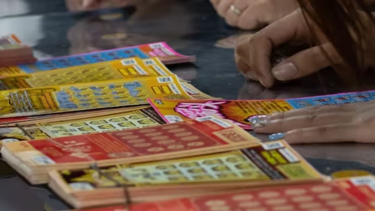 जल्दी अमीर बनने के चक्कर में कंगाल हुई युवती, 3 महीने में 28 लाख रुपए खर्च डाले लॉटरी पर