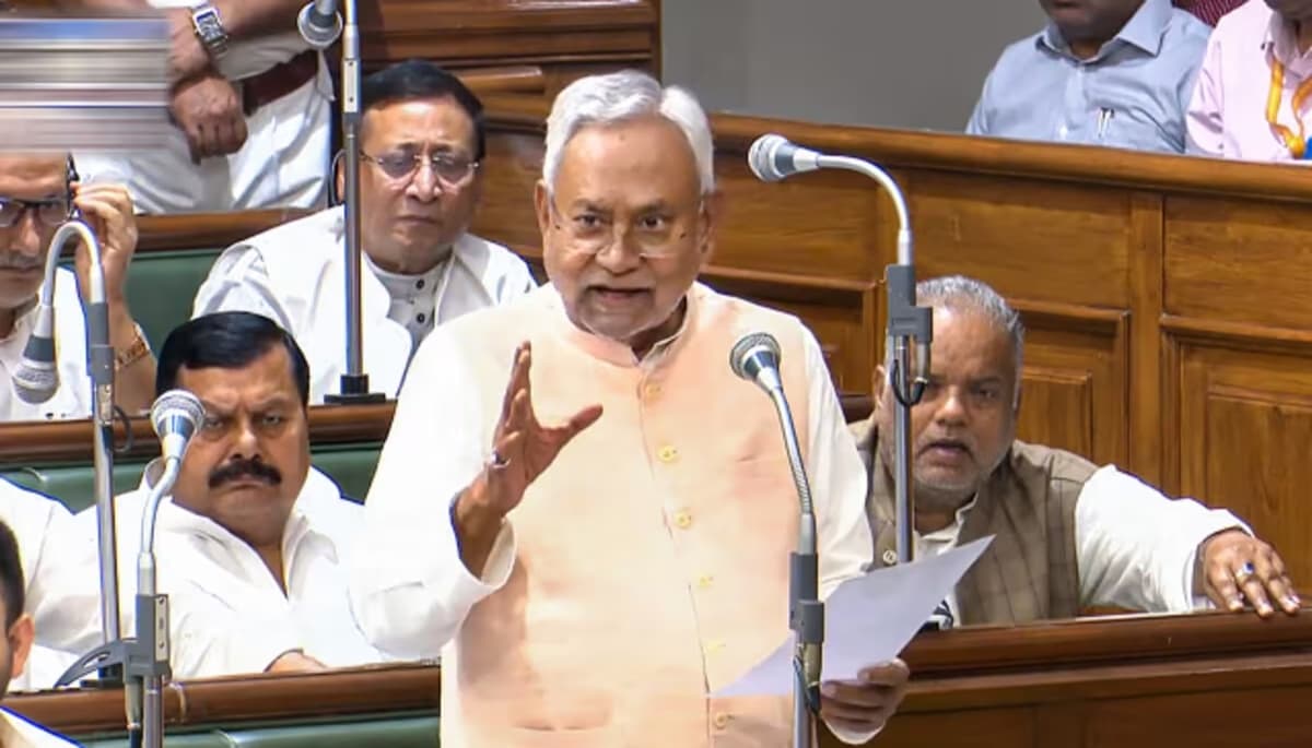 राष्ट्रीय महिला आयोग ने सीएम नीतीश कुमार की टिप्पणी को बताया असंवेदनशील, कहा- माफी मांगे