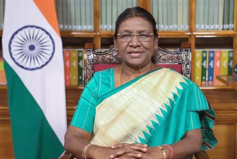 Diwali 2023: राष्ट्रपति द्रौपदी मुर्मू ने देशवासियों काे दी दिवाली की बधाई; कहा-जरूरतमंदों को खुशियां बांटें, सुरक्षित रहें