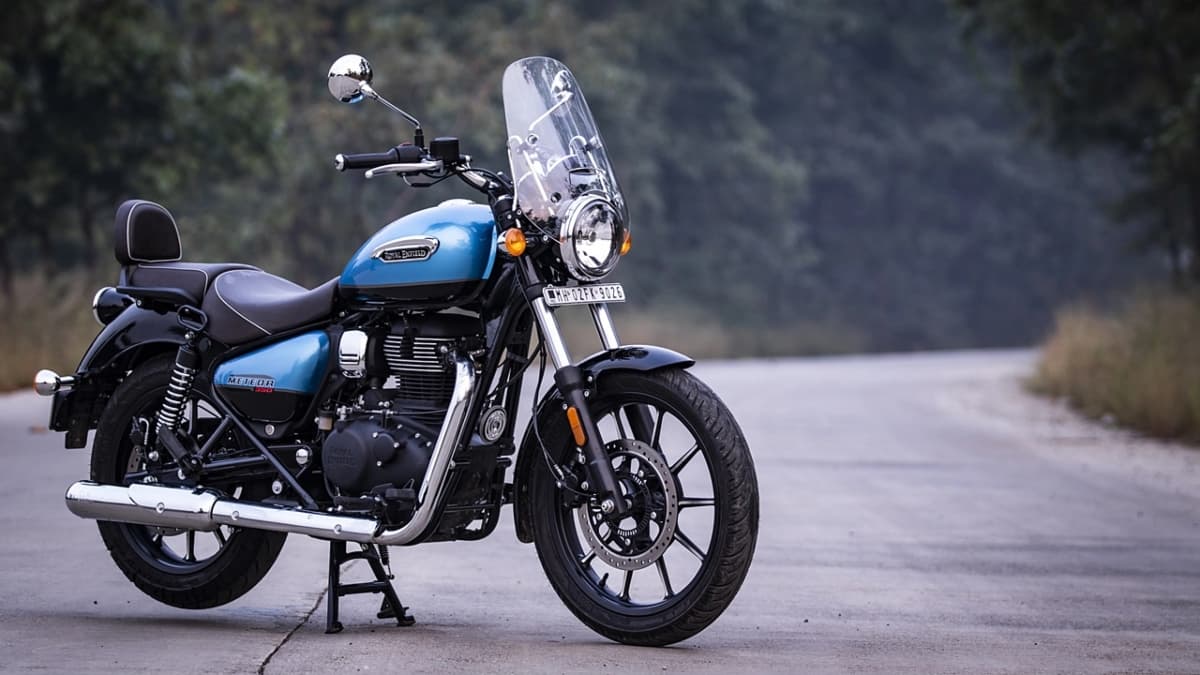 Royal Enfield Meteor 350: स्टाइलिश लुक्स, 15 लीटर का फ्यूल टैंक, माइलेज 41 की 
