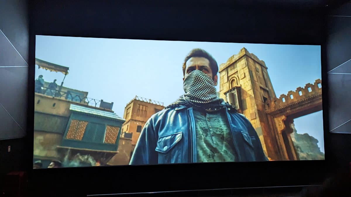 Tiger 3 Social Media Review: कैसा लगा फैंस को सलमान का नया Tiger अवतार? क्या पहले दिन की कमाई में तोड़ेगी Jawan का रिकॉर्ड!