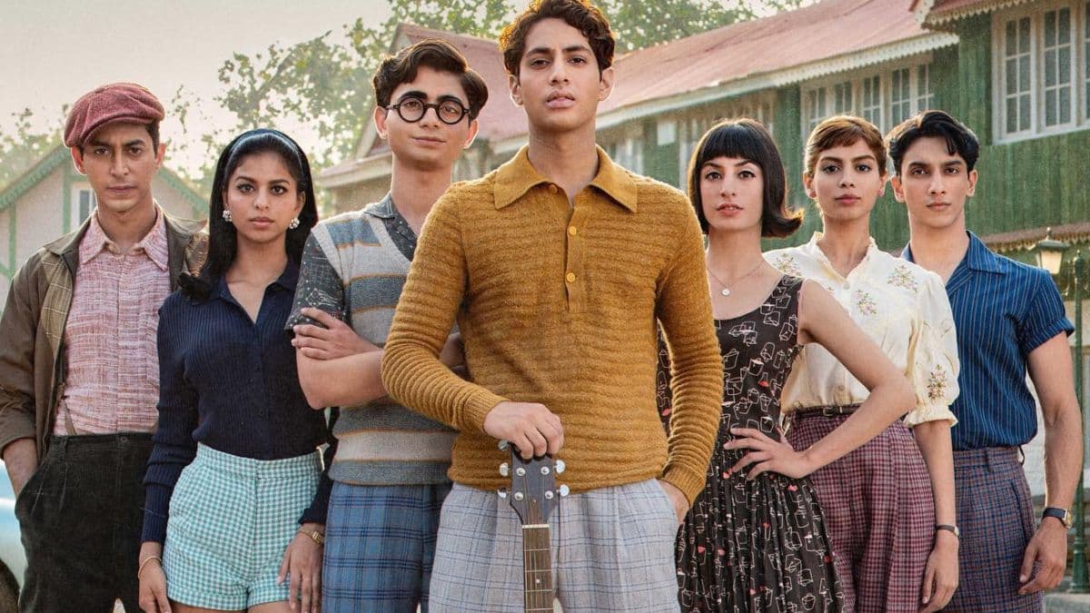 The Archies की स्पेशल स्क्रीनिंग में पहुंचे बी-टाउन के सितारे, SRK से लेकर अमिताभ बच्चन ने जमकर लूटी लाइमलाइट