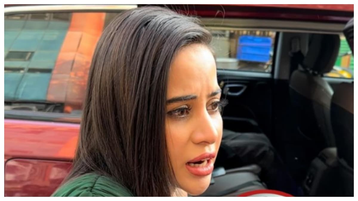 कटी-फटी ड्रेस में किस पर भड़कीं Urfi Javed? गुस्से से बोलीं- 'मेरे जाने के बाद इसको मारना'