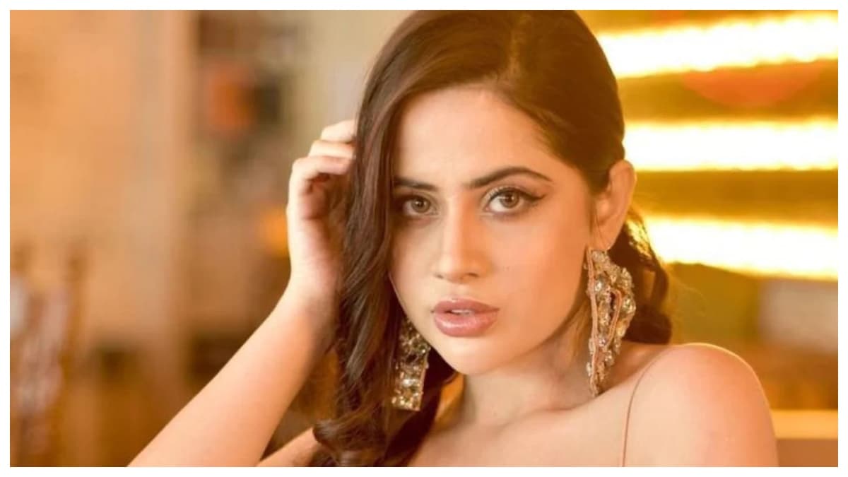 Urfi Javed के नए लुक ने फिर हिलाया लोगों का दिमाग, बहन के साथ फैशन दीवा ने जमकर दिए पोज