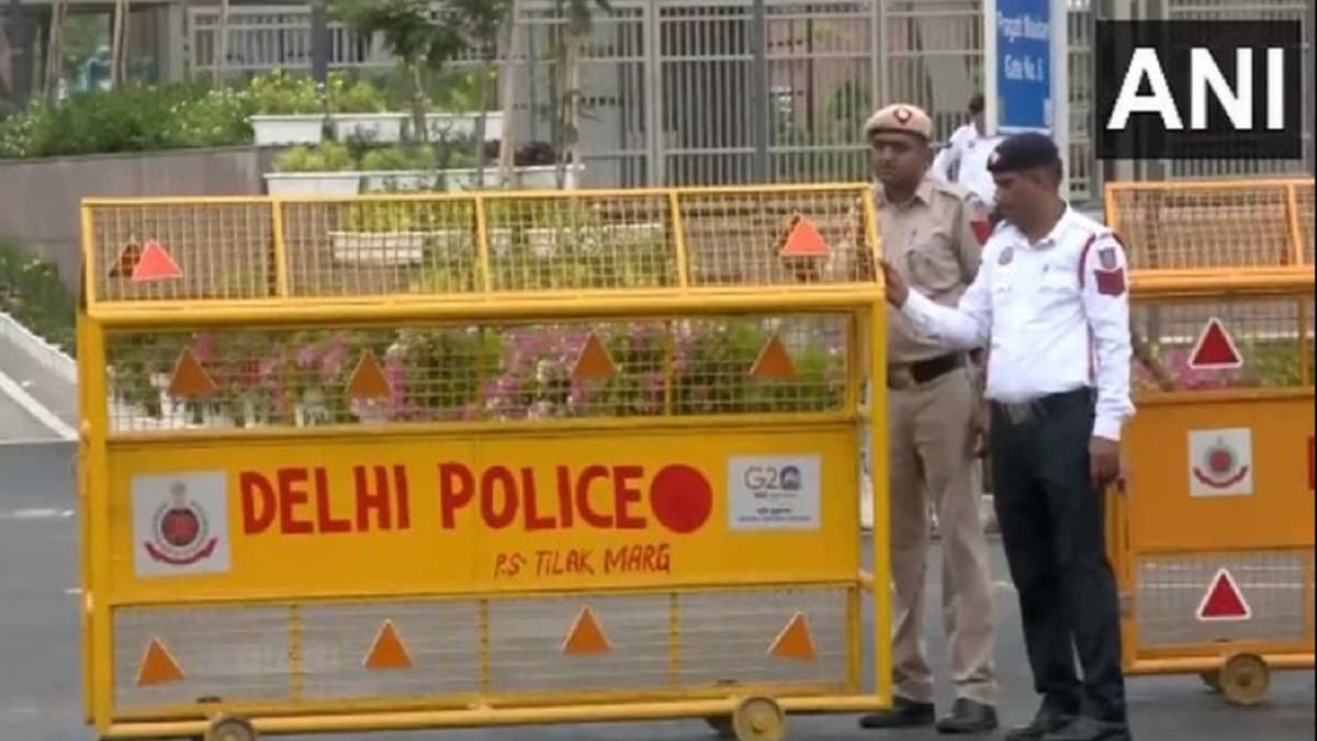 Diwali के 3 दिन दिल्ली में ट्रैफिक डायवर्ट रहेगा, मेट्रो रूट भी बदला गया, एडवाइजरी देखकर ही घर से निकलें