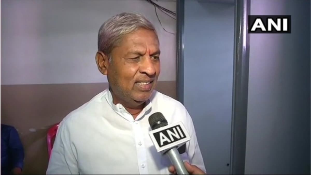एक आदमी नहीं कर सकता रेप...2-3 चाहिए, दुष्कर्म के मामलों पर कांग्रेस नेता का विवादित बयान
