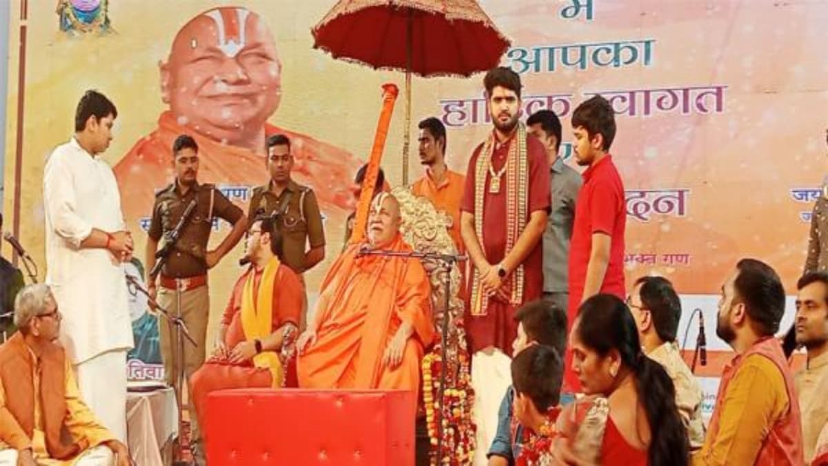 सुल्तानपुर में बोले जगतगुरु रामभद्रचार्य: मोदी ही होंगे 2024 में पीएम, राम मंदिर का कपाट खुलते ही बदलेगी चुनावी दिशा