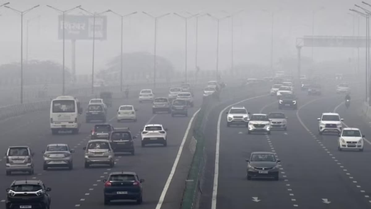 Delhi Air Pollution: राहत के बाद फिर खराब हुई दिल्ली NCR की हवा, गुरुवार को हल्की बारिश के आसार