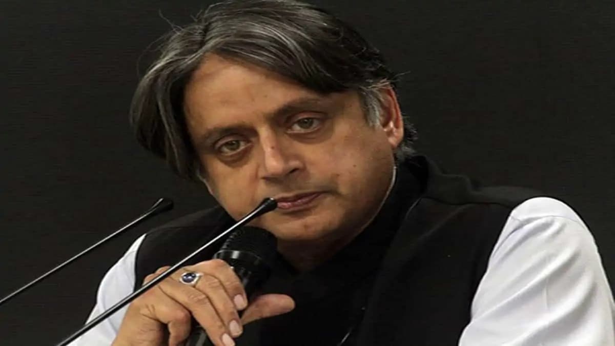 काम के घंटों की बहस में शशि थरूर ने की 5-दिवसीय कार्य सप्ताह की वकालत, यूजर्स भी हुए सहमत