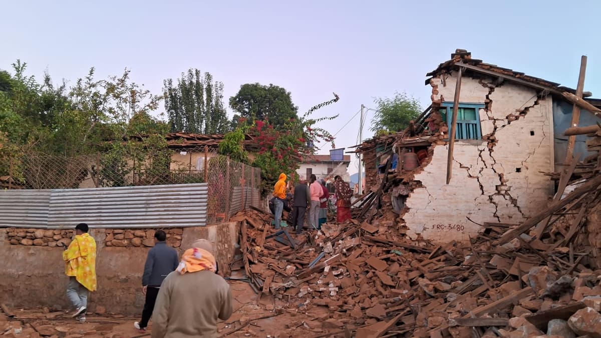 नेपाल में भूकंप से भारी तबाही; 132 की मौत, 1100 से ज्यादा घायल, PM मोदी ने जताया दुख